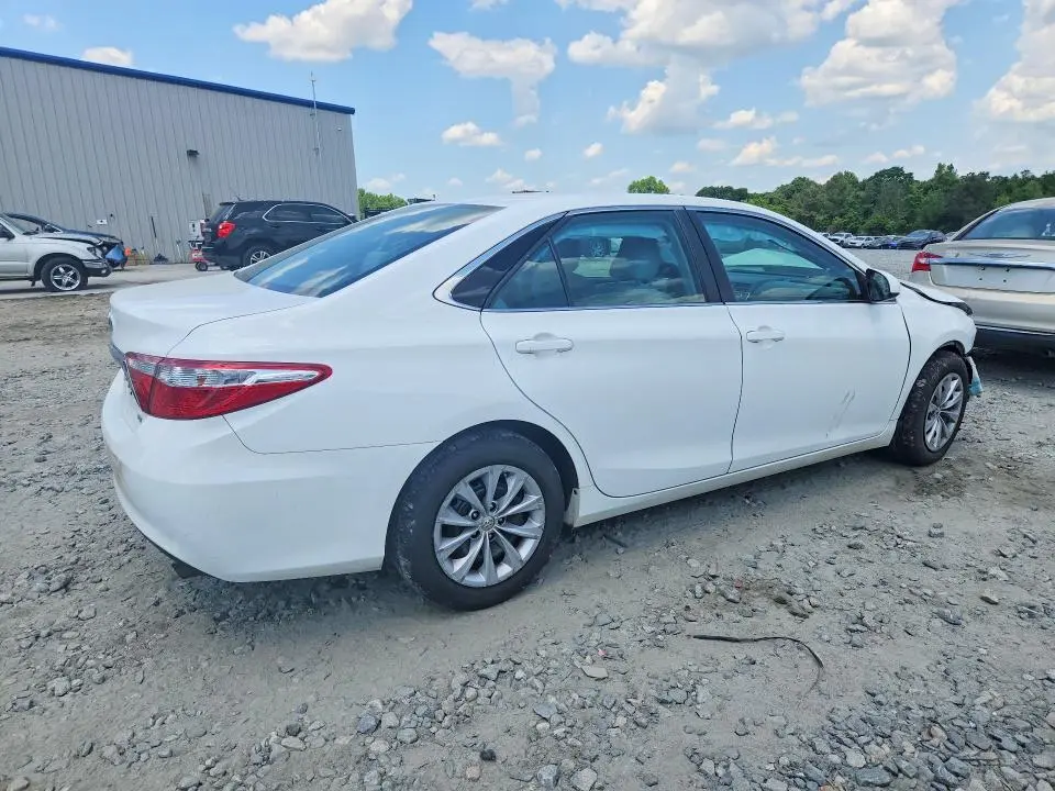 2015 TOYOTA CAMRY LE  