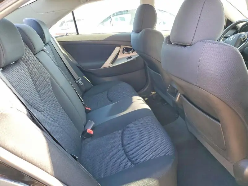 2011 TOYOTA CAMRY SE  