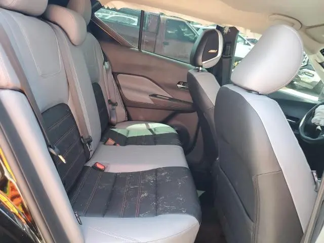 2024 NISSAN KICKS SR