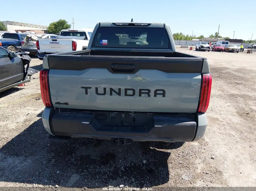 2026 TOYOTA TUNDRA SR5 CREWMAX 5.5' BED