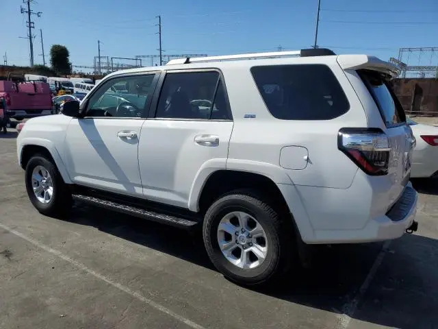 2023 TOYOTA 4RUNNER SE  