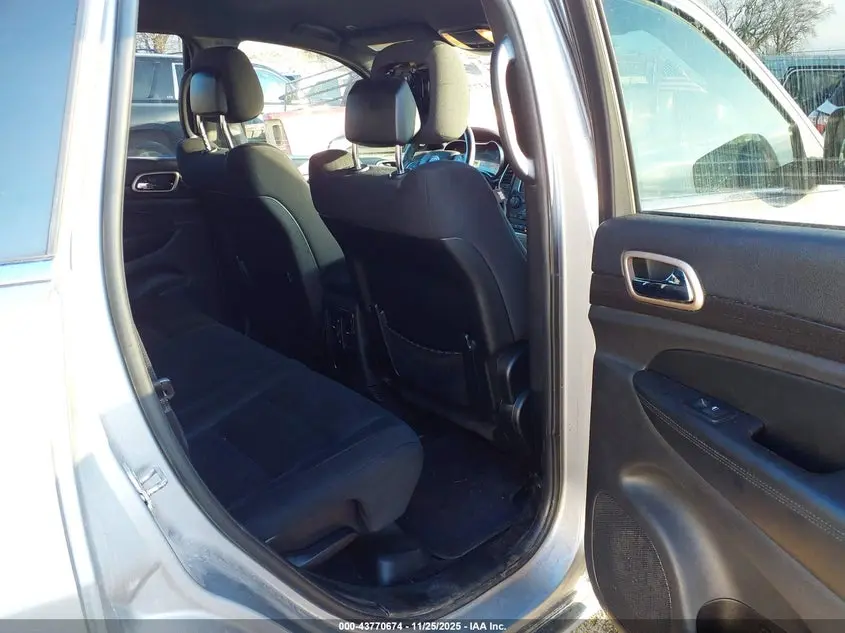 2017 JEEP GRAND CHEROKEE LAREDO 4X4