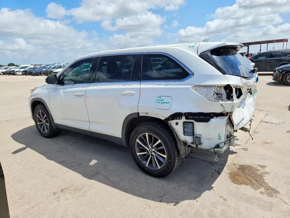2019 TOYOTA HIGHLANDER XLE  