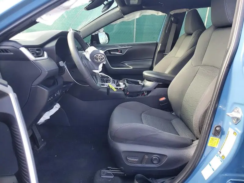2022 TOYOTA RAV4 SE  