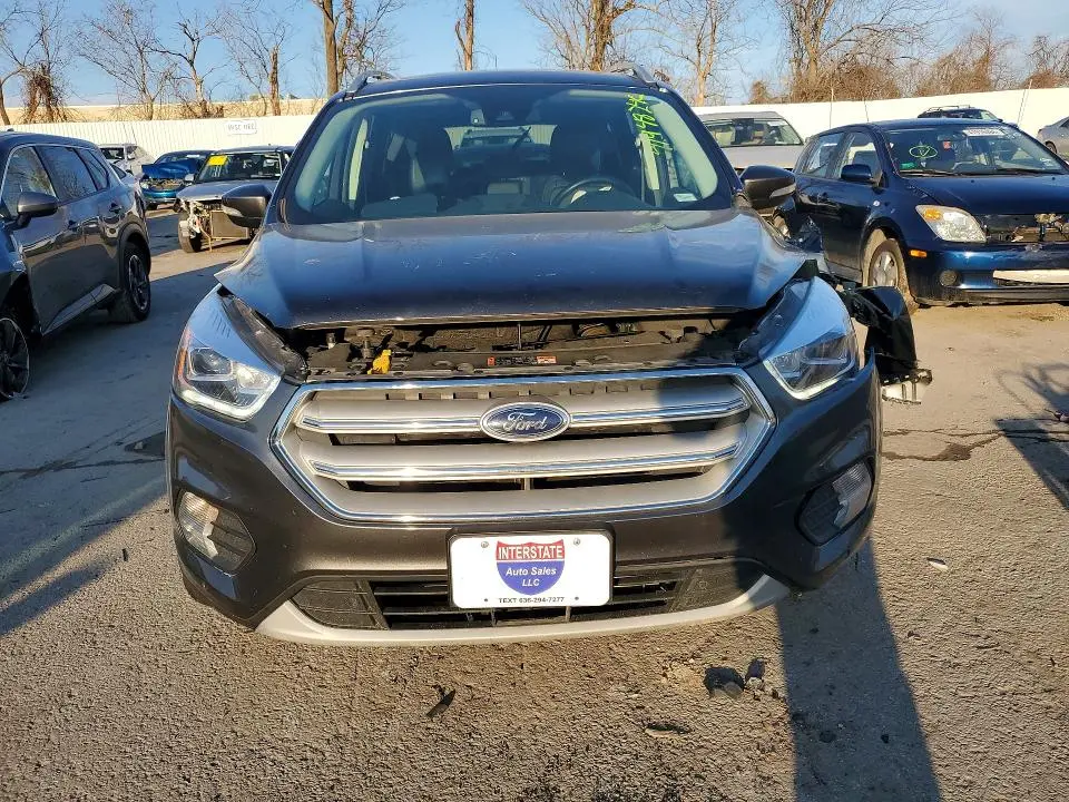 2019 FORD ESCAPE TITANIUM  