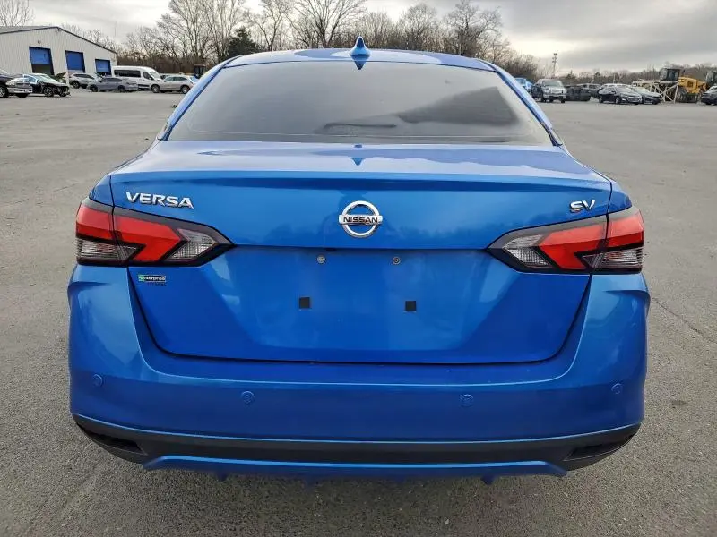 2021 NISSAN VERSA SV  