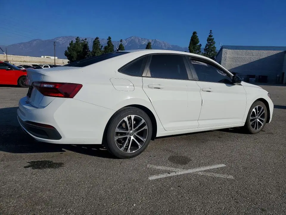 2023 VOLKSWAGEN JETTA SPORT  