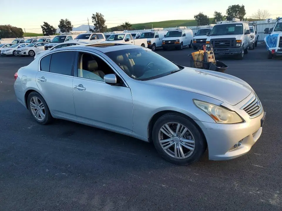 2013 INFINITI G37 BASE  