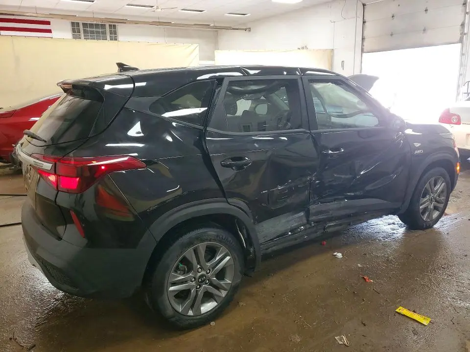 2021 KIA SELTOS LX  