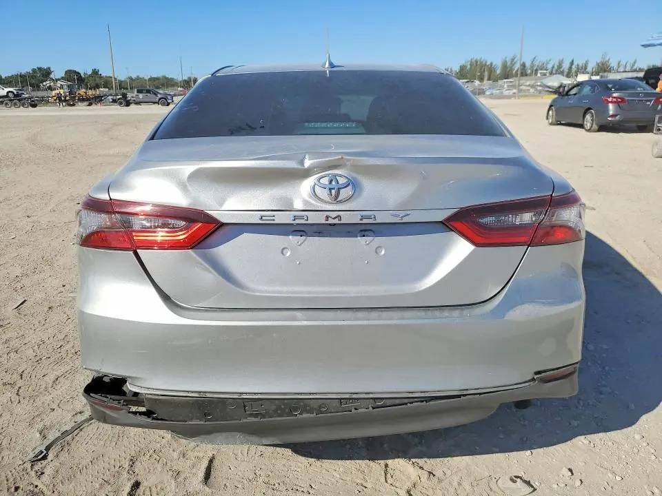 2022 TOYOTA CAMRY LE  