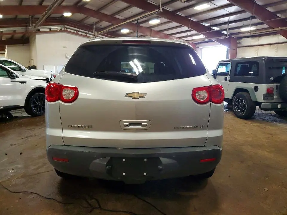 2010 CHEVROLET TRAVERSE LT  