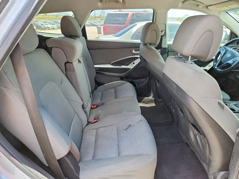 2017 HYUNDAI SANTA FE SE  