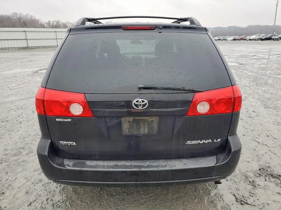 2010 TOYOTA SIENNA CE  
