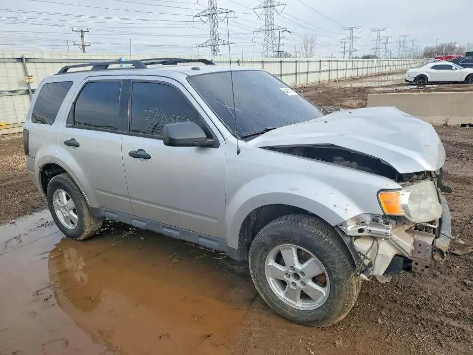 2011 FORD ESCAPE XLT  
