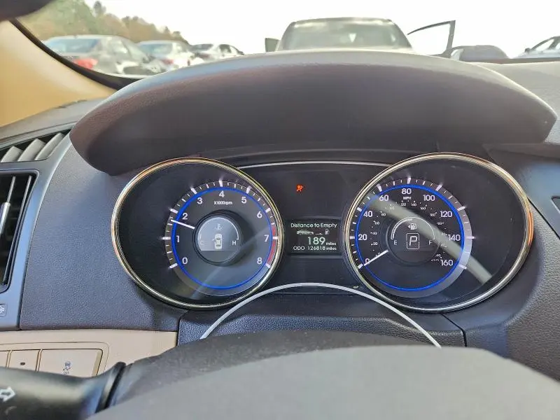 2011 HYUNDAI SONATA GLS  