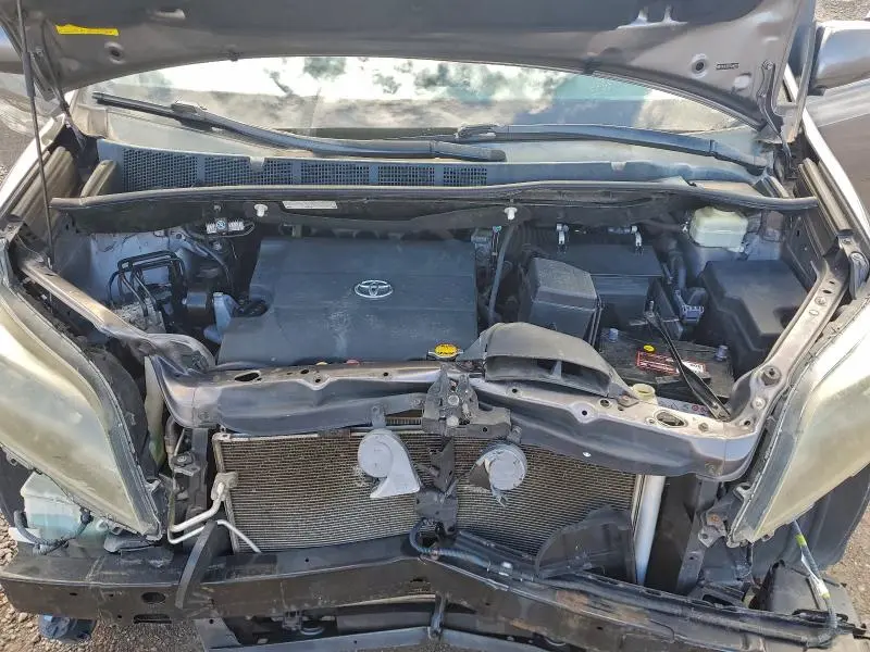 2015 TOYOTA SIENNA SPORT  