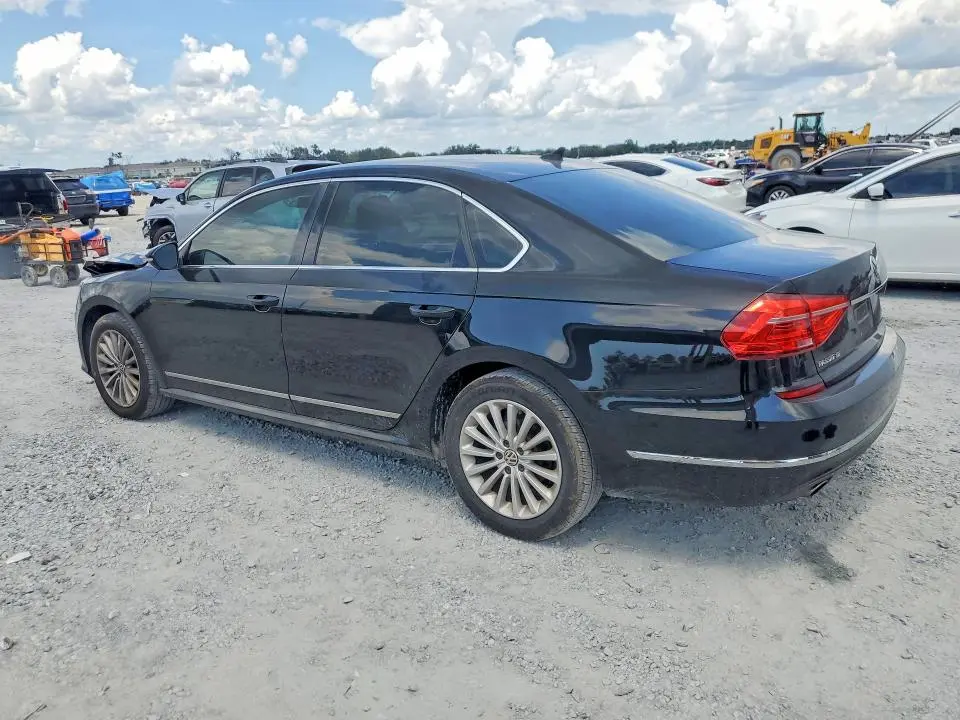 2016 VOLKSWAGEN PASSAT SE  