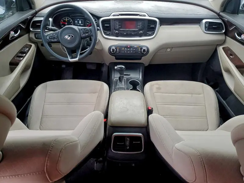 2017 KIA SORENTO LX  