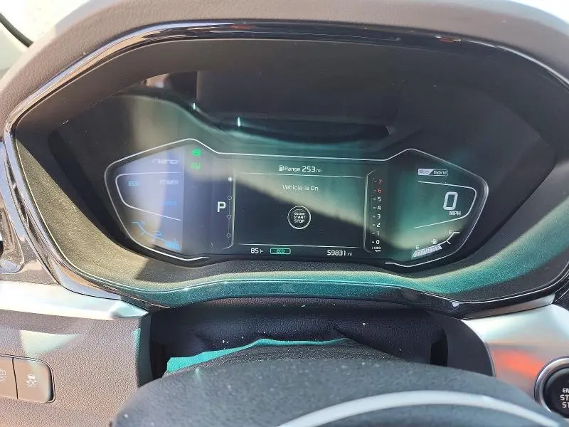 2022 KIA NIRO LXS  