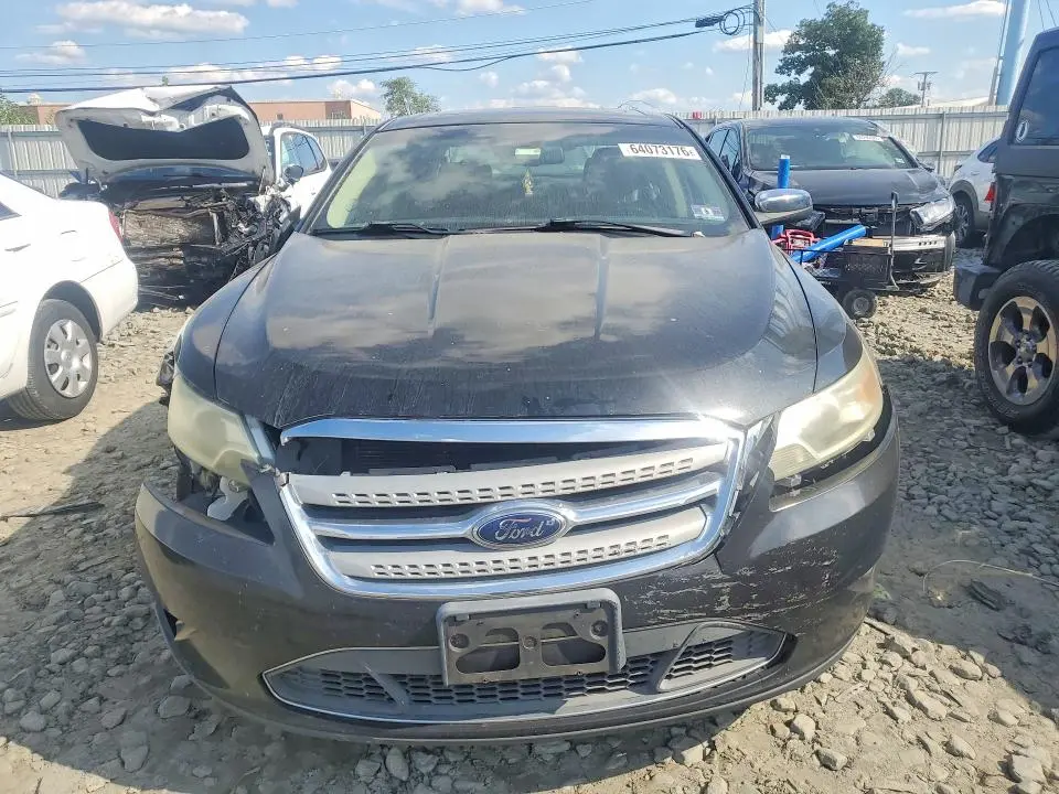 2010 FORD TAURUS LIMITED  