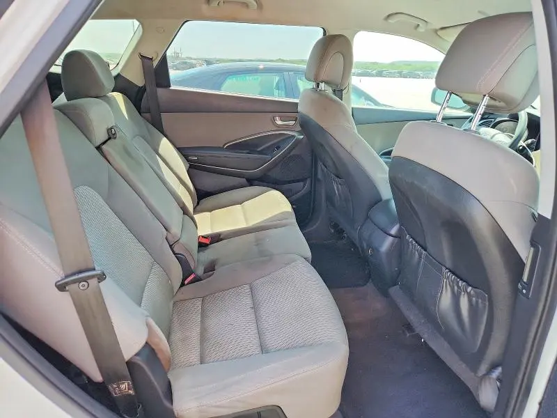 2016 HYUNDAI SANTA FE SE  