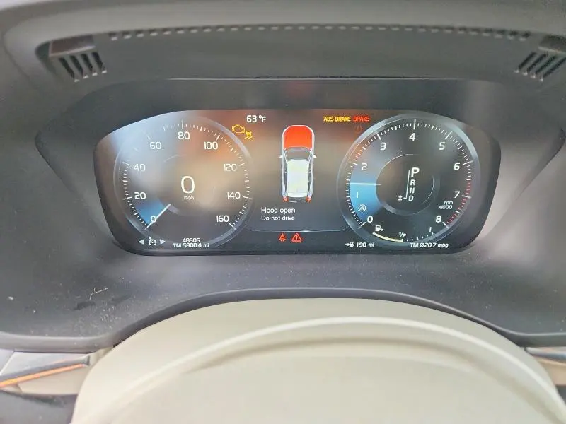 2020 VOLVO XC60 T5 MOMENTUM  