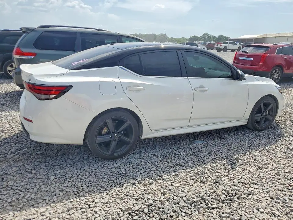 2023 NISSAN SENTRA SR  