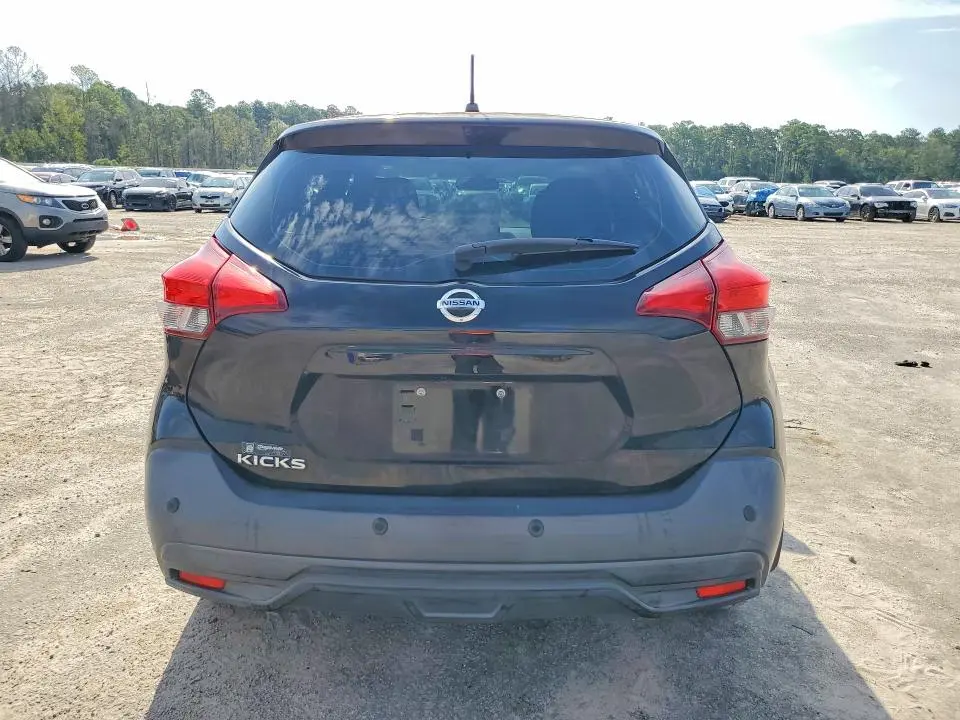 2020 NISSAN KICKS S  