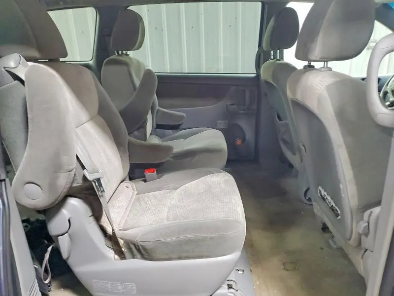 2010 TOYOTA SIENNA LE 7-PASSENGER  