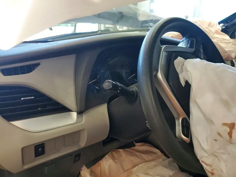 2020 TOYOTA SIENNA LE  