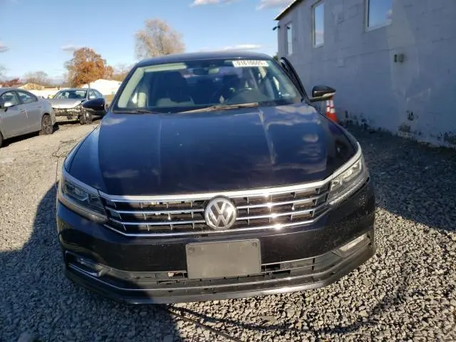 2017 VOLKSWAGEN PASSAT SE  