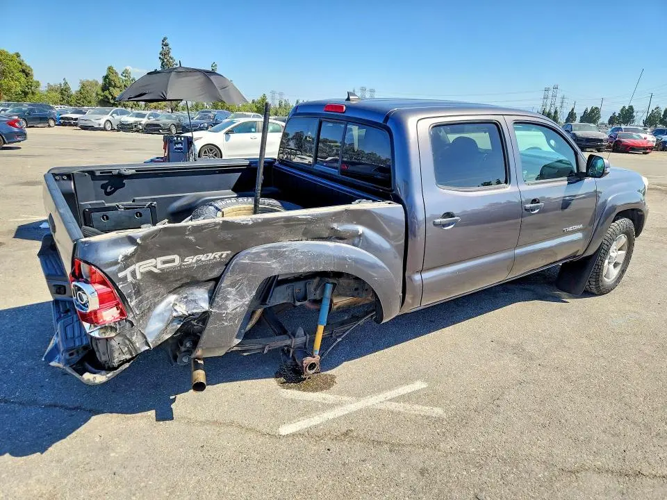 2015 TOYOTA TACOMA V6  