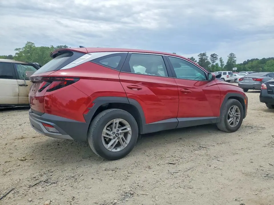 2025 HYUNDAI TUCSON SE  