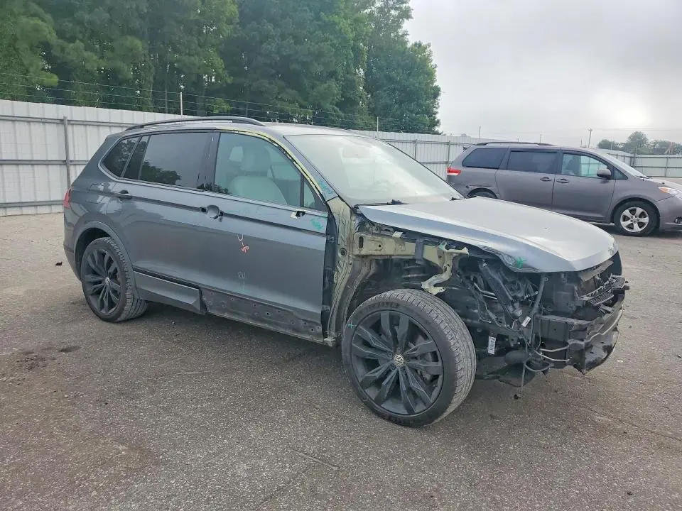 2020 VOLKSWAGEN TIGUAN SE  