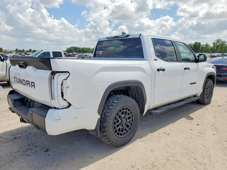 2026 TOYOTA TUNDRA SR5  