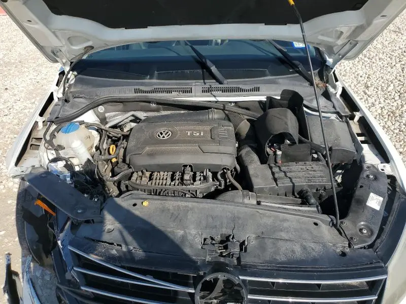 2015 VOLKSWAGEN JETTA SE  