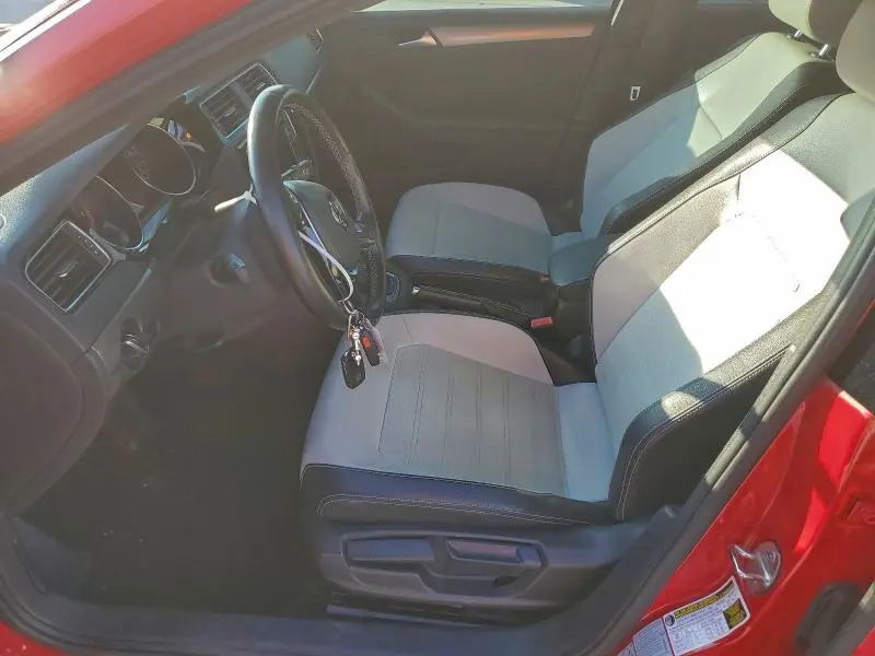 2017 VOLKSWAGEN JETTA SPORT  