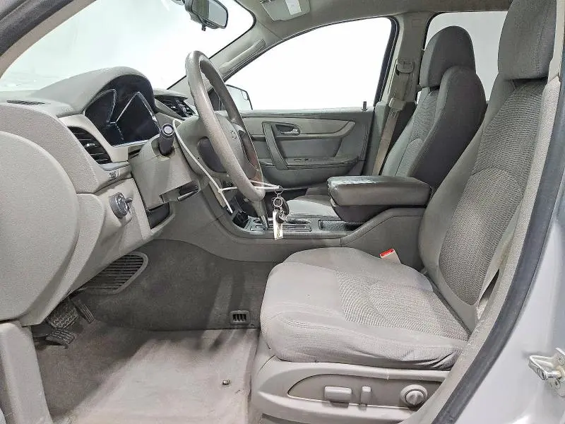 2014 CHEVROLET TRAVERSE LS  