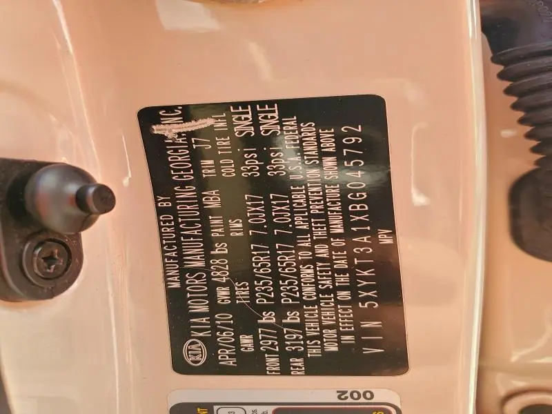 2011 KIA SORENTO BASE  