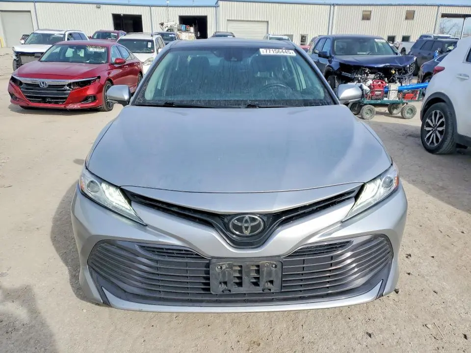 2019 TOYOTA CAMRY XLE  