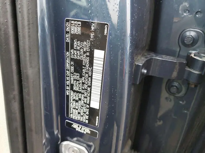 2021 VOLVO XC90 T6 MOMENTUM  