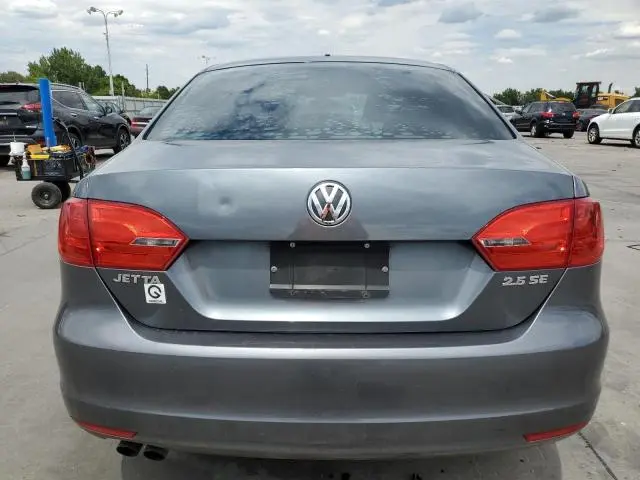 2011 VOLKSWAGEN JETTA SE  