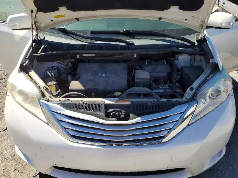 2014 TOYOTA SIENNA LIMITED 7-PASSENGER  