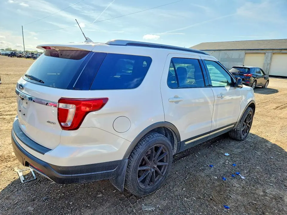 2019 FORD EXPLORER XLT  