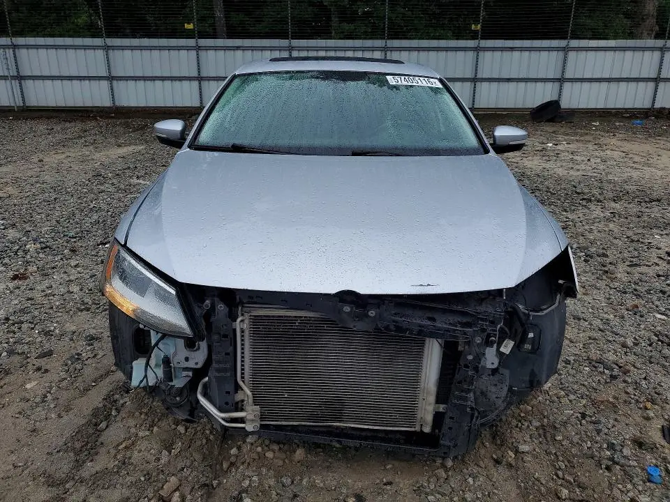 2016 VOLKSWAGEN JETTA SEL  