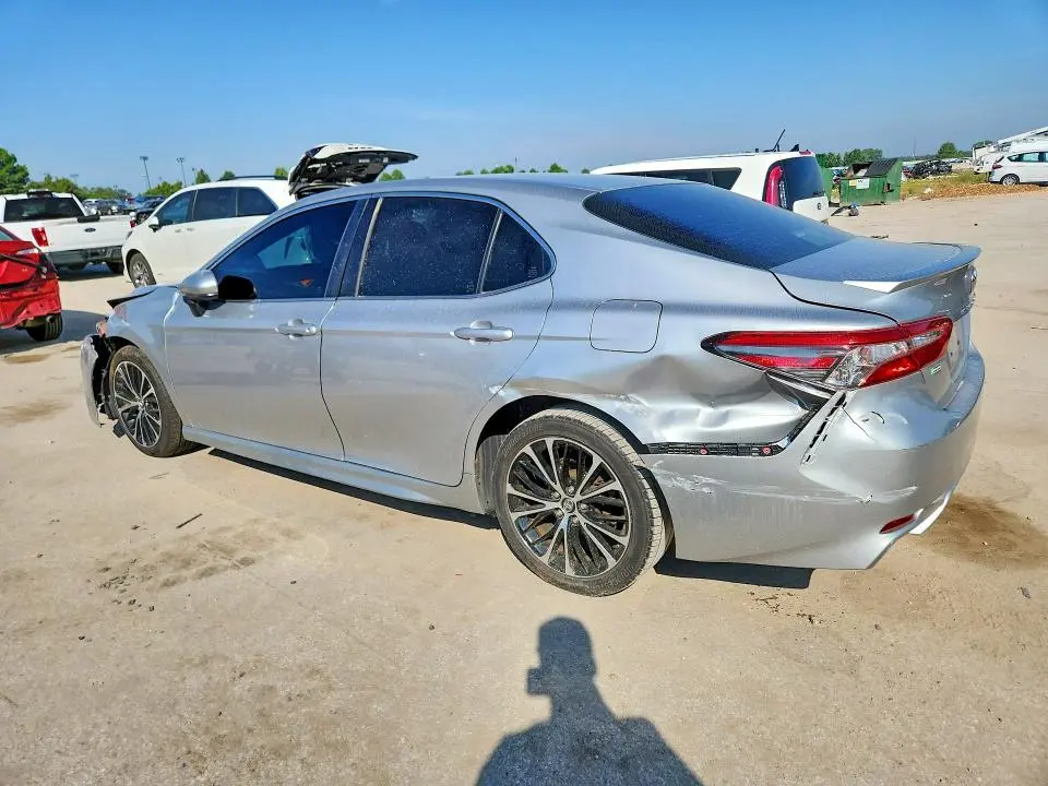 2018 TOYOTA CAMRY SE  