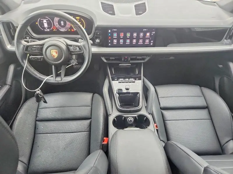 2024 PORSCHE CAYENNE   