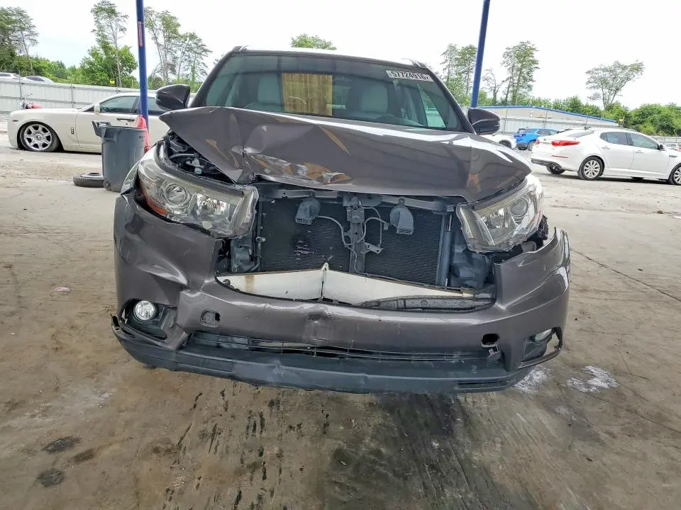 2016 TOYOTA HIGHLANDER XLE  