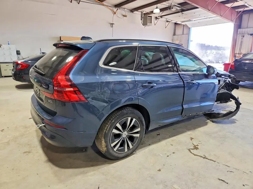 2023 VOLVO XC60 CORE  