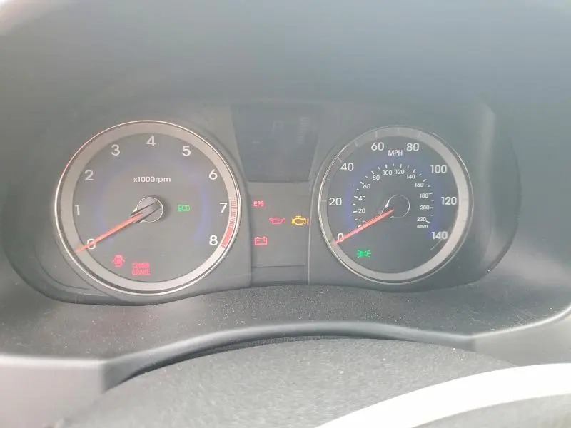 2012 HYUNDAI ACCENT GS  